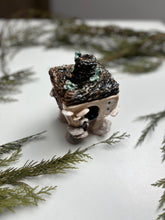 Cargar imagen en el visor de la galería, Casita Sahumadora - El Nido Purificador