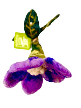Cargar imagen en el visor de la galería, Flor del Portal — Escultura botánica en lana afieltrada